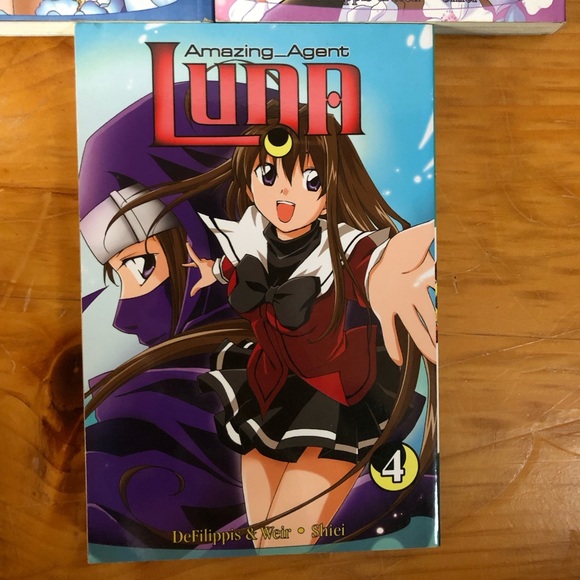 Amazing Agent Luna Manga Volume 1, 2, & 4 Nunzio DeFilippis Christina Weir Shiei - Picture 4 of 9